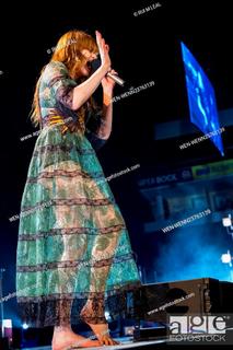 Florence Welch feet photo thumbnail