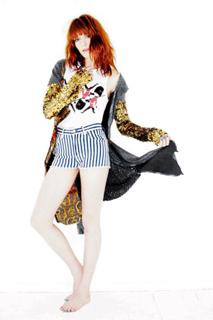 Florence Welch feet photo thumbnail