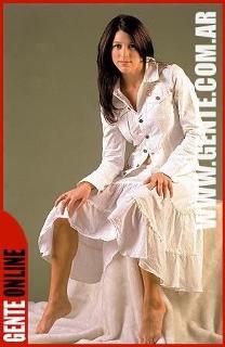 Florencia Bertotti feet photo 17