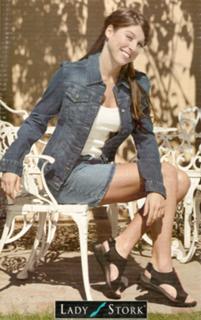 Florencia Bertotti feet photo 11