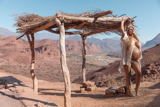 Florencia Peña feet photo thumbnail