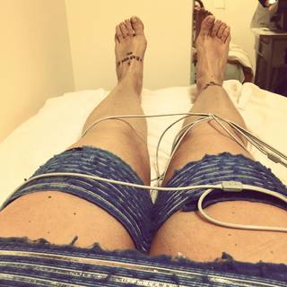 Florencia Peña feet photo thumbnail