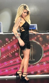 Florencia Peña feet photo thumbnail