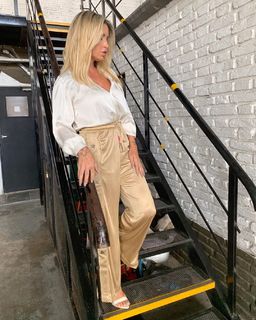 Florencia Peña feet photo thumbnail