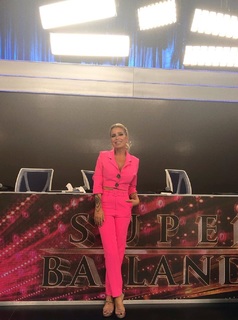 Florencia Peña feet photo thumbnail