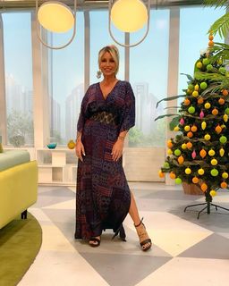 Florencia Peña feet photo thumbnail