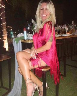 Florencia Peña feet photo thumbnail