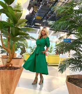 Florencia Peña feet photo thumbnail