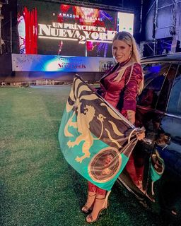 Florencia Peña feet photo thumbnail