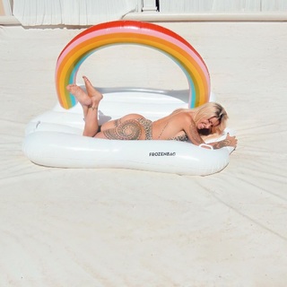 Florencia Peña feet photo thumbnail