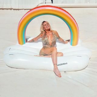 Florencia Peña feet photo thumbnail