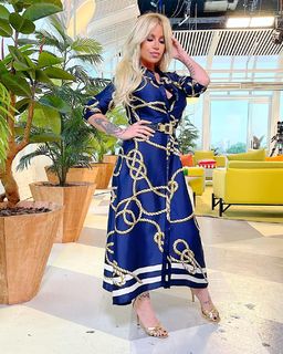 Florencia Peña feet photo thumbnail