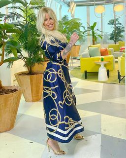 Florencia Peña feet photo thumbnail