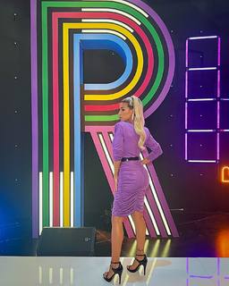 Florencia Peña feet photo thumbnail