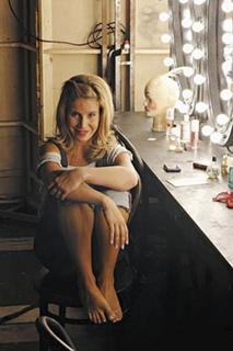 Florencia Peña feet photo thumbnail