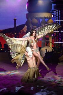 Florencia Peña feet photo thumbnail