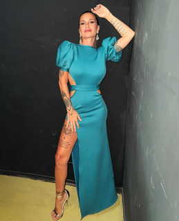 Florencia Peña feet photo thumbnail