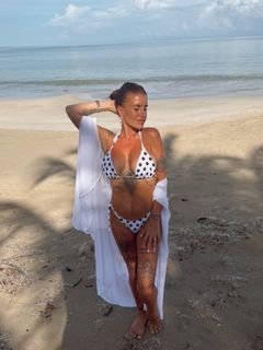 Florencia Peña feet photo thumbnail