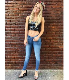 Florencia Vigna feet photo 7