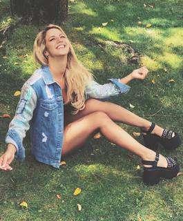 Florencia Vigna feet photo 8