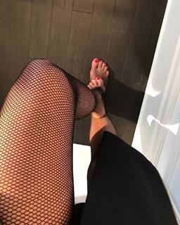 Flávia Alessandra feet photo thumbnail