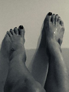 Flávia Alessandra feet photo thumbnail