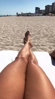 Flávia Alessandra feet photo thumbnail