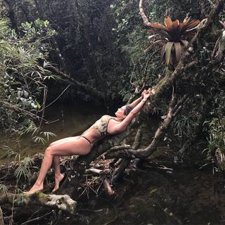 Flávia Alessandra feet photo thumbnail