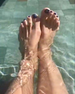 Flávia Alessandra feet photo thumbnail