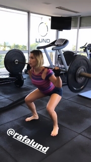 Flávia Alessandra feet photo thumbnail