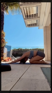 Flávia Alessandra feet photo thumbnail