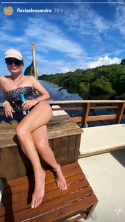 Flávia Alessandra feet photo thumbnail