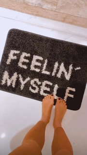 Flávia Alessandra feet photo thumbnail