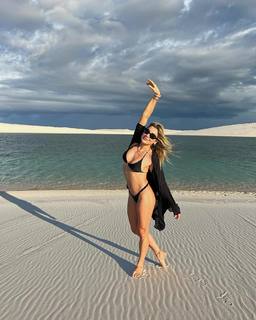 Flávia Alessandra feet photo thumbnail