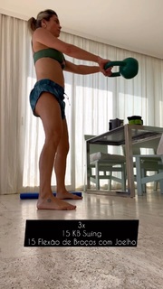Flávia Alessandra feet photo thumbnail