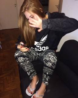 Flávia Charallo feet photo 7