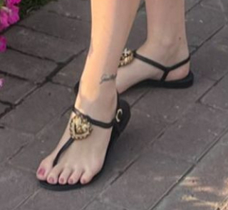Flávia Charallo feet photo 6