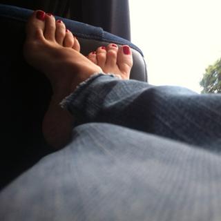 Flávia Monteiro feet photo 3