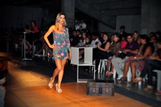Flávia Viana feet photo 2