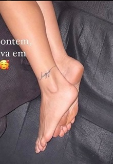 Flávia Viana feet photo 15
