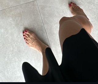 Flávia Viana feet photo 3