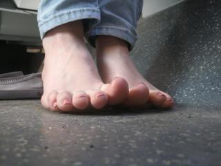 Foxy Feet feet photo 9