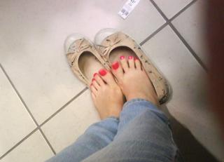 Foxy Feet feet photo 8