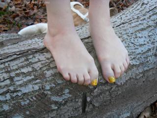 Foxy Feet feet photo 9