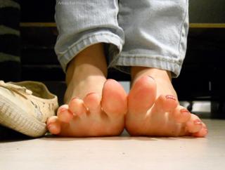 Foxy Feet feet photo 15