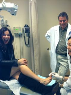 Fran Drescher feet photo thumbnail
