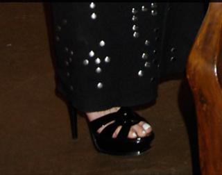 Fran Drescher feet photo thumbnail