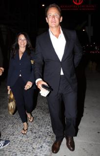 Fran Drescher feet photo thumbnail