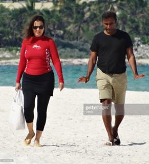 Fran Drescher feet photo thumbnail