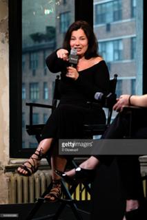 Fran Drescher feet photo thumbnail